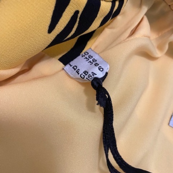 Moschino Zebra Print Cropped Bomber Jacket Size 6 NWT - Picture 7 of 11